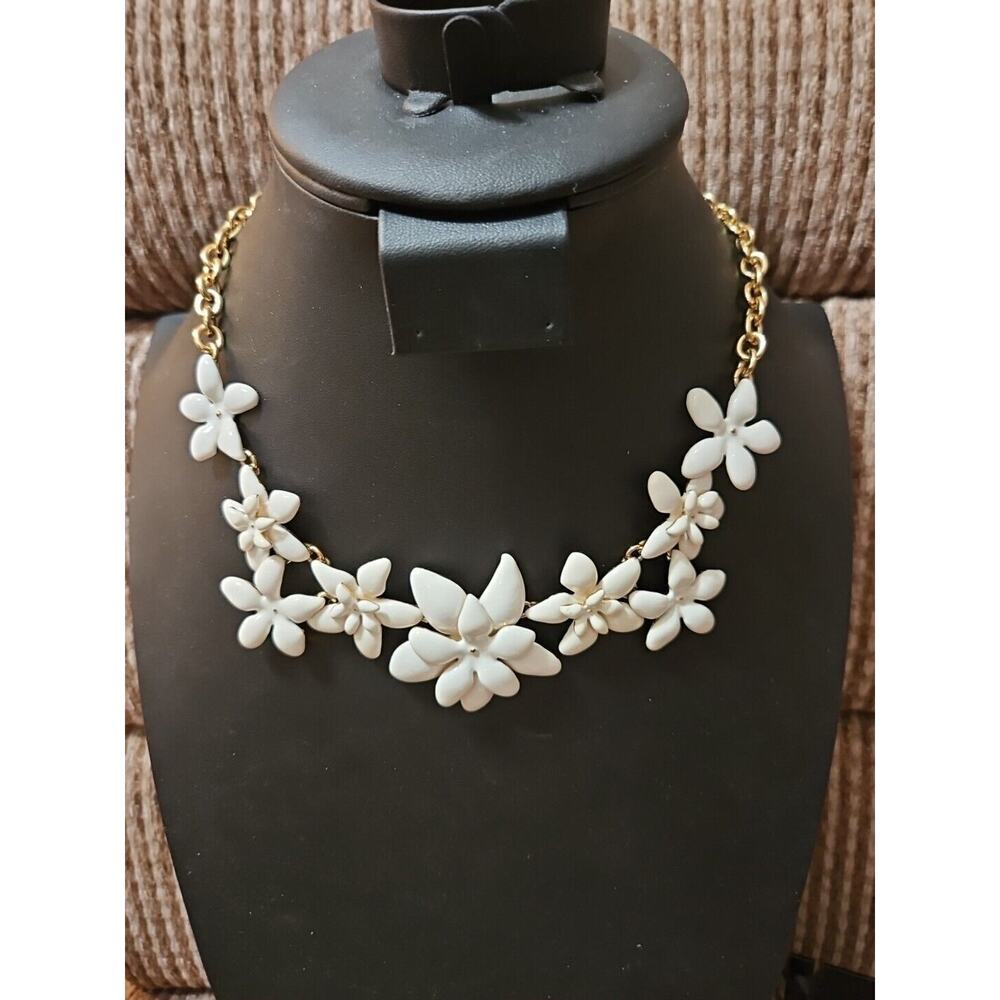 Signed Talbots Bib Necklace Goldtone and White Flower Enameled 18"-20.5"
